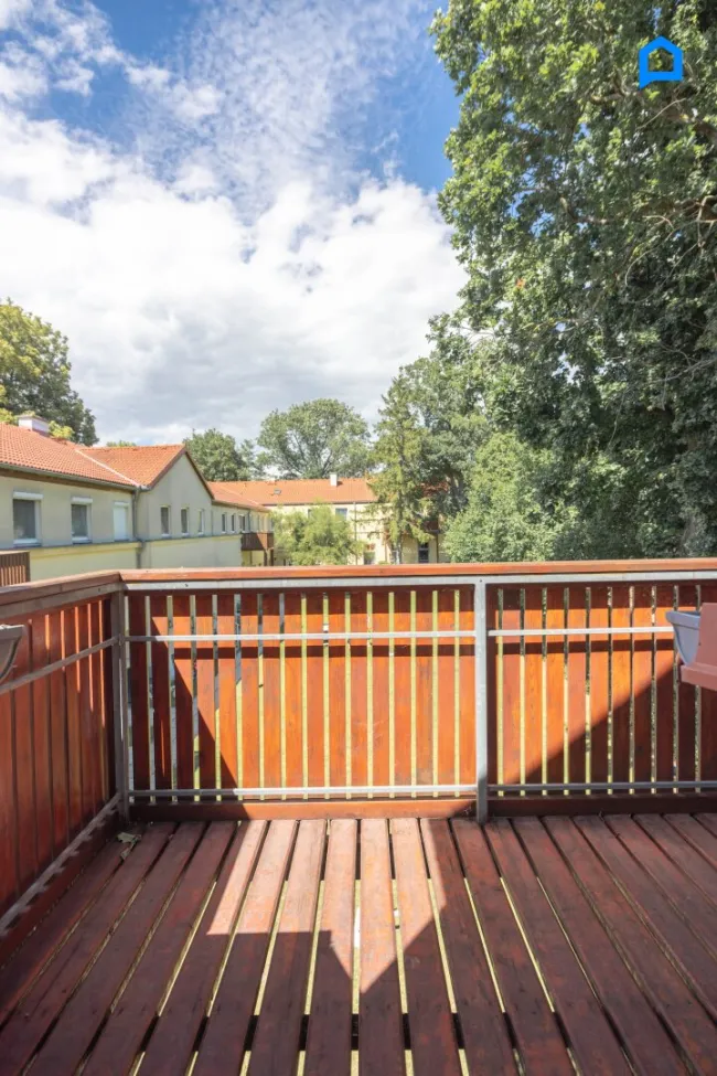 Wohnen nahe Oberlaa – helle 3-Zimmer-Wohnung mit riesigem Wohnbereich 36 m² Wohnküche und 7,8 m² Balkon + grüner Innenhof, 1. OG, Dachgeschoss - Bild