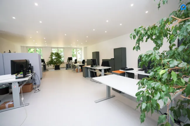 +Flexibles modernes Büro ca. 297 m² ,15-20 Räume insgesamt möglich, Teeküche, Toiletten, optionale PKW Stellplätze, optionaler Keller+ - Titelbild
