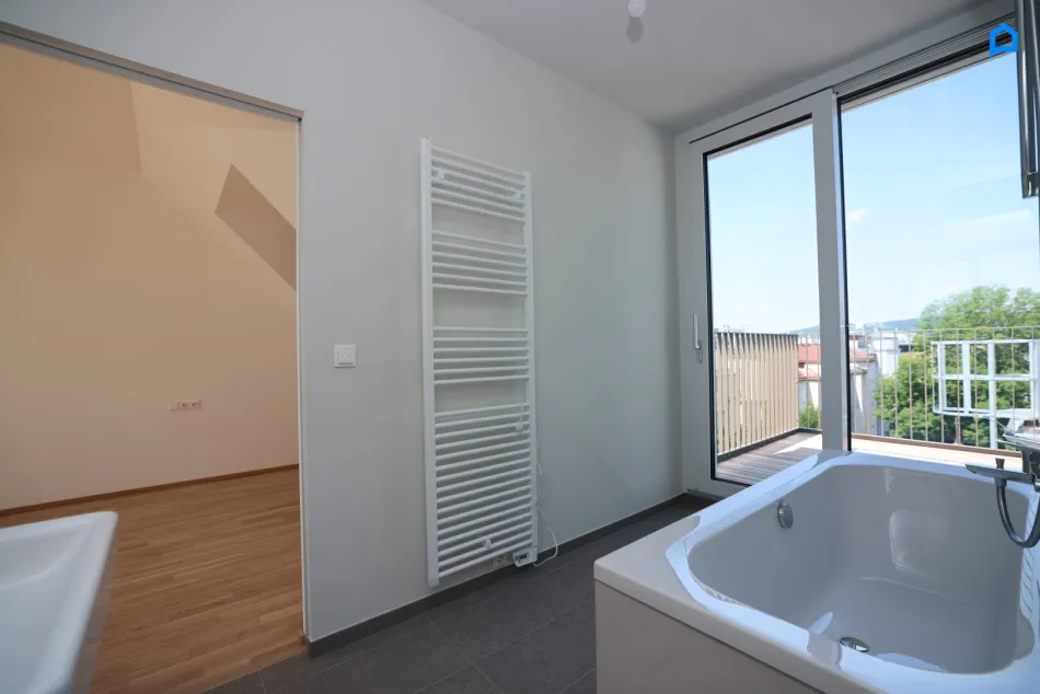 ERSTBEZUG, UNABHÄNGIG v. fossilen Brennstoffen, kernsanierter Albau, modernste Ausstattung ab 41 m² -148m² Wohnfläche, 2-4 Zimmer plus Nebenräume, Etagen- und DG Wohnungen, Wärmep. FBH,Deckenkühlung - Bild