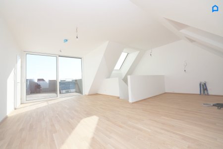 ERSTBEZUG, JETZT einziehen! Dachgeschoss NEU mit modernster Ausstattung c. 113 m² Wohnfläche, 4 Zimmer plus Nebenräume, Wärmepumpe, FBH, Deckenkühlung