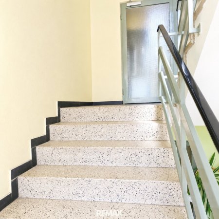 Wohnung mit 2 Loggien Sicht auf Patscherkofel und Bergisel in begehrter Lage Hötting. Uni, Klinik & Innenstadt fußläufig erreichbar Tiefgaragenstellplatz im Kaufpreis enthalten