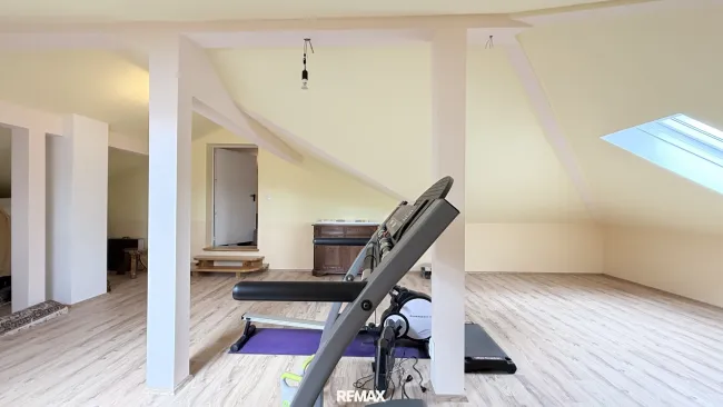 Fitnesraum über der Garage