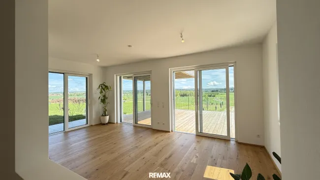 Wohnbereich mit großer Terrasse