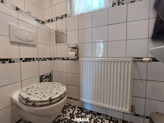 separate Toilette
