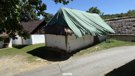 Historischer Weinkeller aus dem Jahr 1839 in der berühmten Kellergasse Heiligenbrunn – Idylle pur im Südburgenland