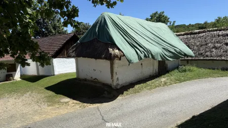 Historischer Weinkeller aus dem Jahr 1839 in der berühmten Kellergasse Heiligenbrunn – Idylle pur im Südburgenland