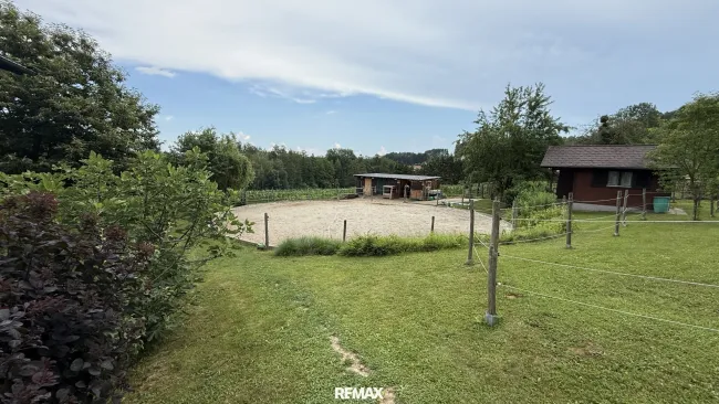 Garten mit Pferdekoppel