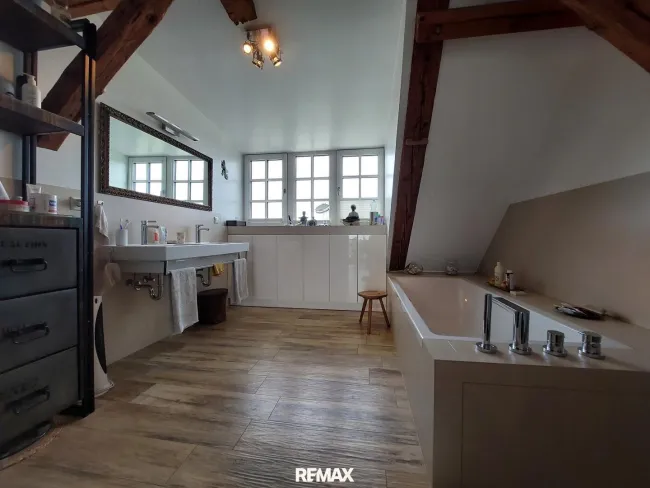 Haupthaus OG Badezimmer mit Badewanne