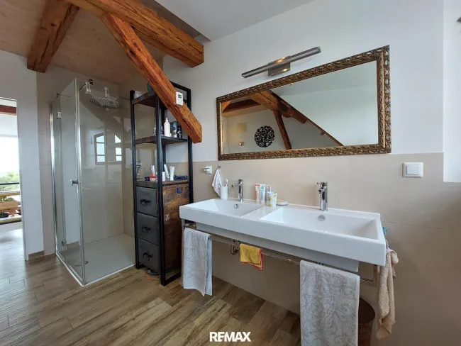 Haupthaus OG Badezimmer