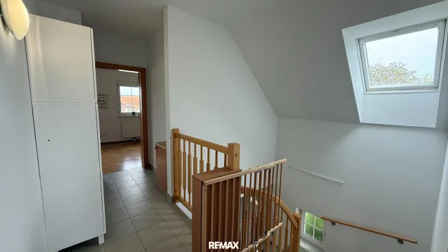 Flur und Treppen