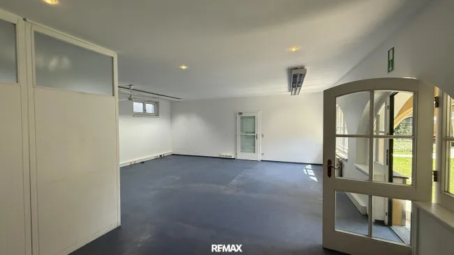 Büro EG