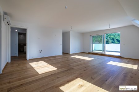 *DACHGESCHOSS* Traumhafte 5-Zimmer Wohnung mit Terrasse!