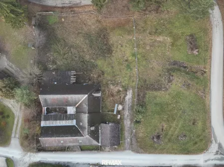 Haus mit allen Grundstücken (zusätzlich erwerbbar)