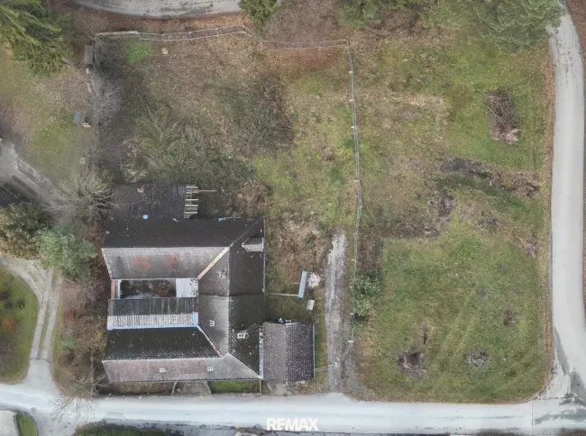 Haus mit allen Grundstücken (zusätzlich erwerbbar)