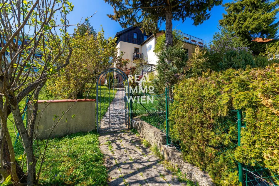 Grosse Familienvilla, Obere Stadt Klosterneuburg, Gehminuten in das Zentrum, Traumfernblick! - Titelbild