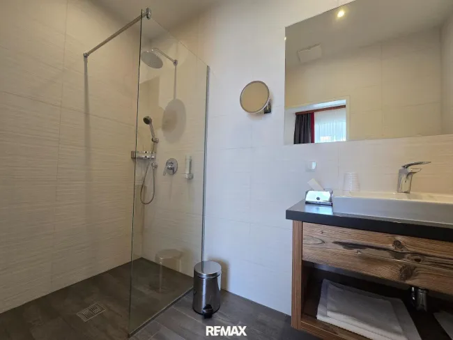 weiteres Badezimmer