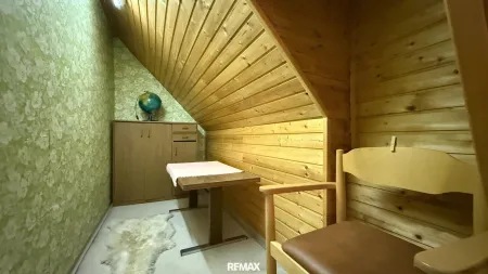Dachbodennische im Zimmer 2 OG
