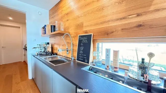 Küche mit Back Kitchen