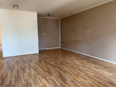 3 Zimmerwohnung - Parkplatz - Kellerabteil - UNBEFRISTET