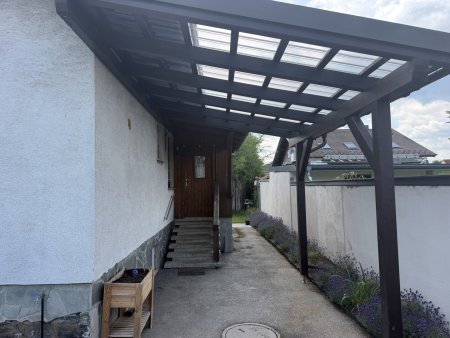 Bungalow mit ca. 97m², innen alles neu, Vollkeller, Dachboden ausbaubar, Carport, großer Garten