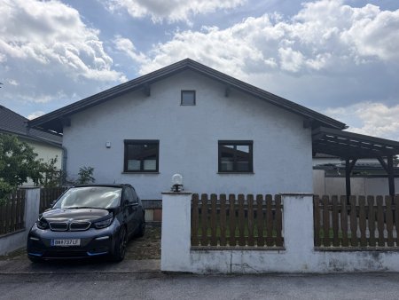 Bungalow mit ca. 97m², innen alles neu, Vollkeller, Dachboden ausbaubar, Carport, großer Garten