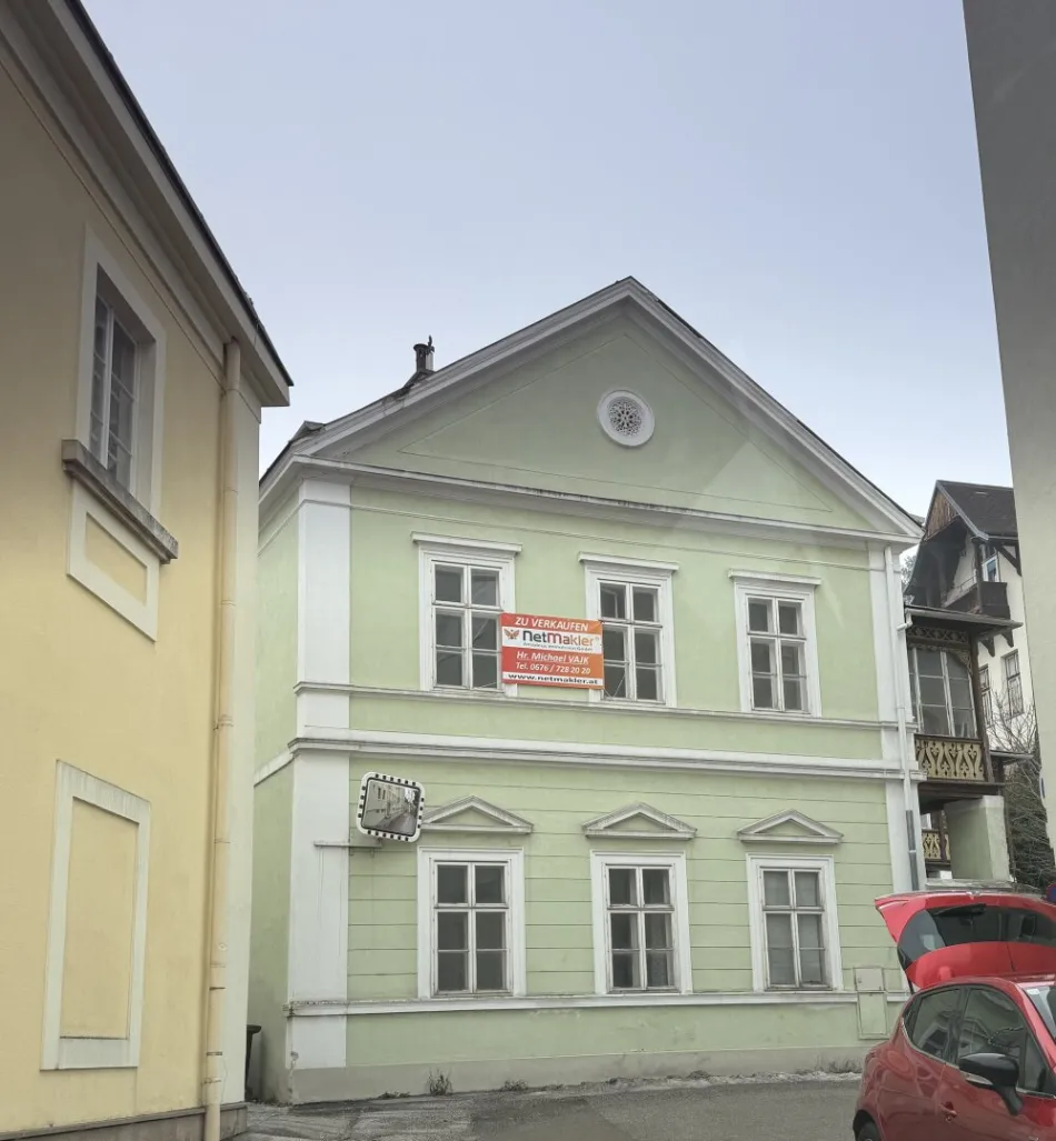 Altbestand sehr sanierungsbedürftig (oder auch Abriß), vieles ist hier möglich, mehrere Wohneinheiten oder eine neue Villa.... - Titelbild