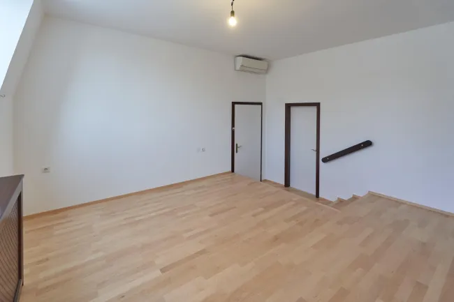 das Schlafzimmer