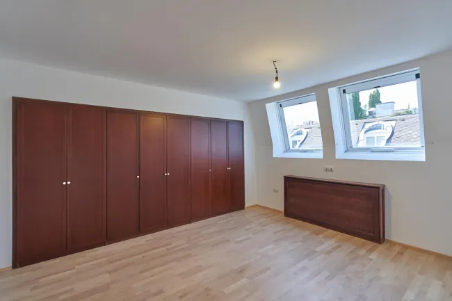 das Schlafzimmer