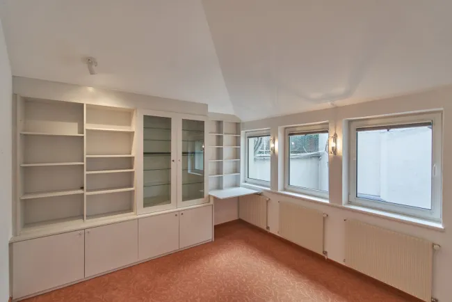 Zimmer in Einliegergarconniere