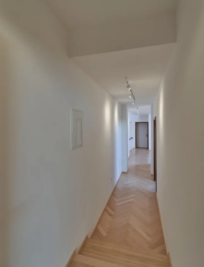 die Diele Richtung Bibliothek / Büro