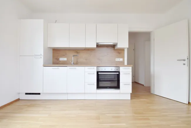 SEHR SCHÖNE 2-ZIMMER-WOHNUNG MIT EINBAUKÜCHE - Titelbild