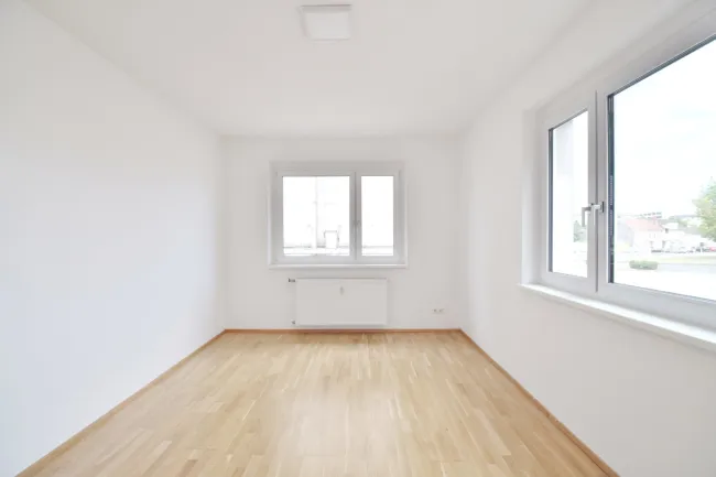 SEHR SCHÖNE 2-ZIMMER-WOHNUNG MIT EINBAUKÜCHE - Bild
