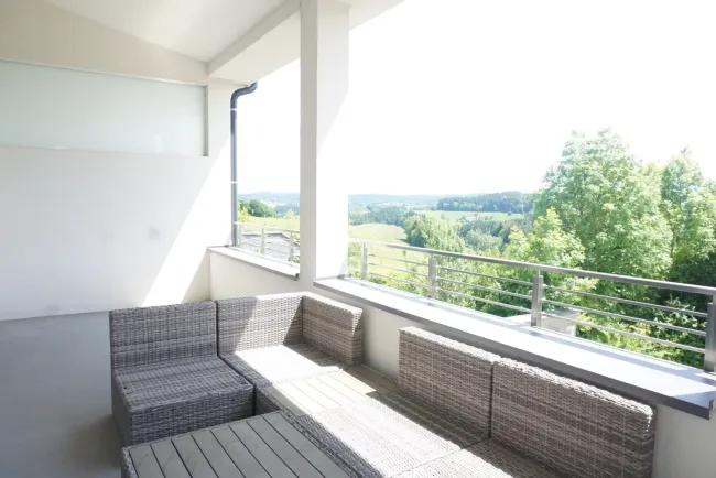 Neuwertige Eigentumswohnung mit großzügiger Loggia / Top 4 - Bild