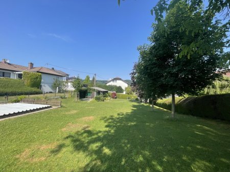 Ihr Platz für die Zukunft – großzügiges Grundstück mit kleinen Wochenendhaus und Pool in begehrter Wohnlage zu verkaufen