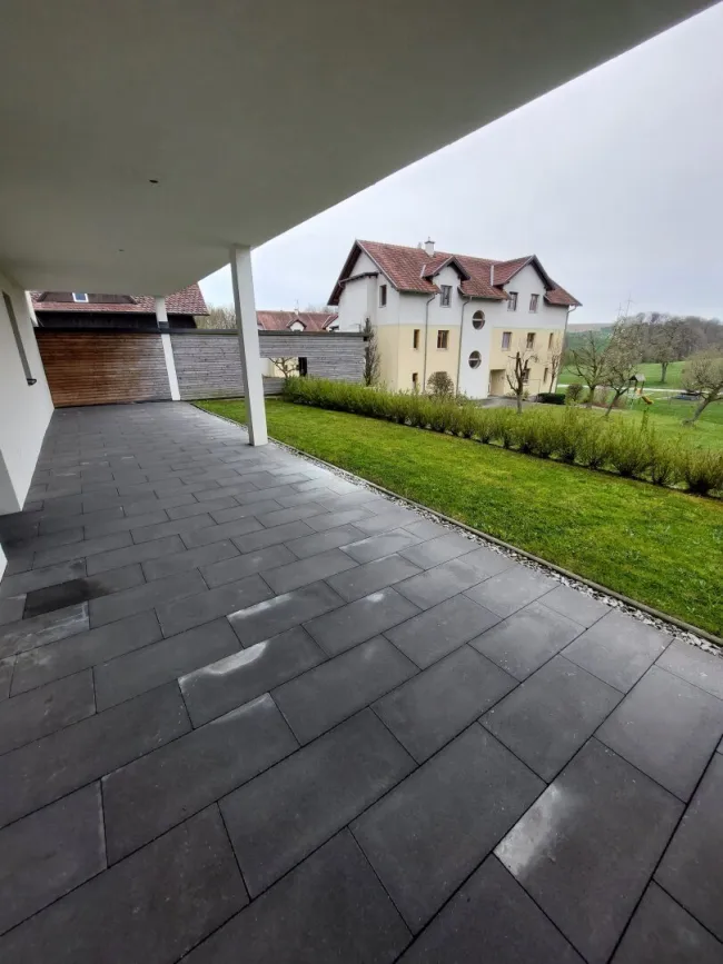 2-ZIMMER-MIETWOHNUNG MIT TERRASSE - Bild