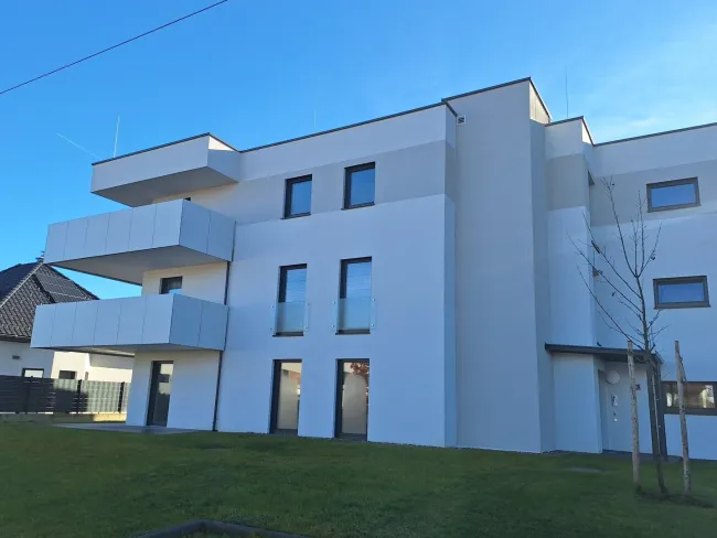 Moderne 3-Zimmer-Dachgeschoßwohnung mit uneinsehbarem Balkon - Bild