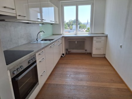 Geräumige 3-Zimmer-Wohnung mit Tiefgarenstellplatz in zentraler Wohnlage