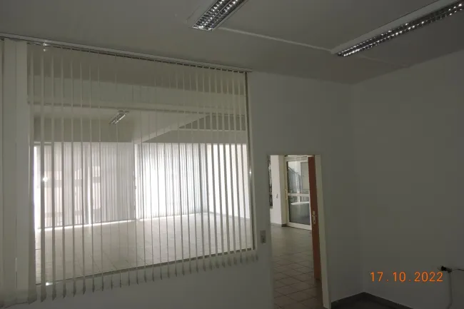Großzügige Büro-/fläche im Edgeschoss - Bild