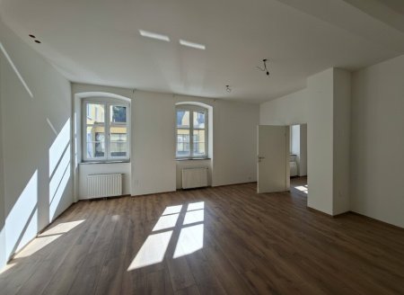 Flexible Büro- bzw. Praxisfläche in gepflegtem Umfeld nahe Linz mit optimaler Infrastruktur ab sofort zu vermieten