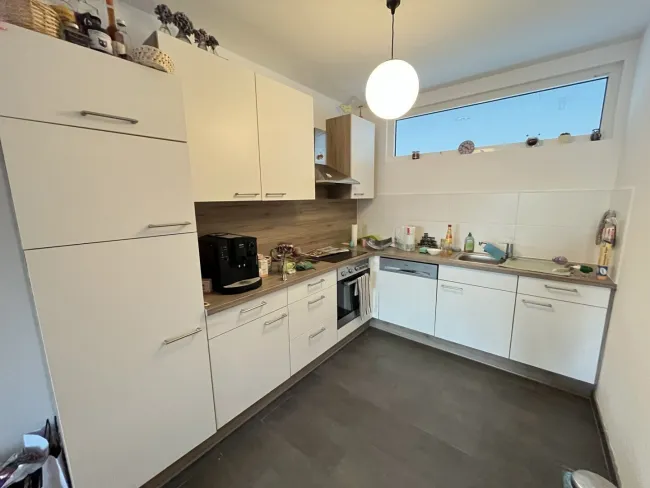 Gemütliche 2-Zimmer-Wohnung mit Loggia und Einbauküche - Titelbild