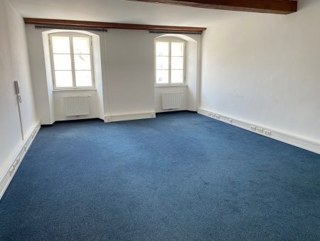 Vielseitig nutzbare Bürofläche in bester Lage am Stadtplatz