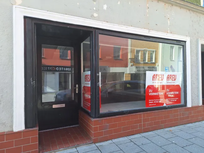 Attraktives Ladenlokal in Ried im Innkreis – 180m² - Titelbild