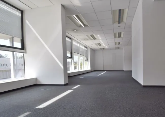 Viel Platz für Ihre IDEEN - tolle Bürofläche mit POTENTIAL - EG + 1.OG - Bild