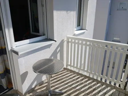 Gelegenheit - sehr gepflegte Familienwohnung mit PKW-Stellplatz in der Tiefgarage - Titelbild