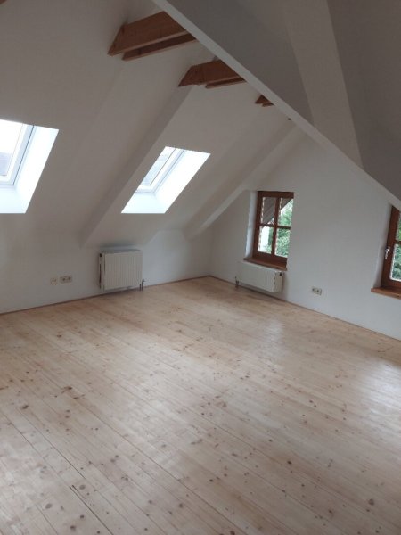 Stilvoll wohnen im denkmalgeschützten Altbau mit Garten