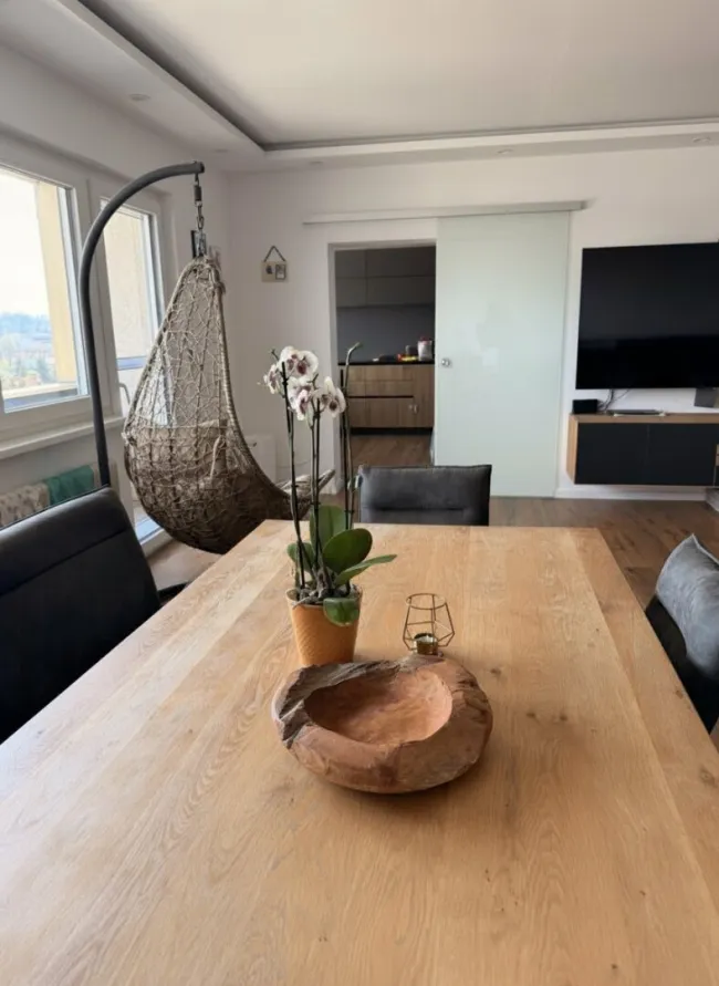 Vollsaniert & großzügig: 4-Zi Wohnung mit Loggia, Garage & Aufzug in 4600 Pernau! - Bild