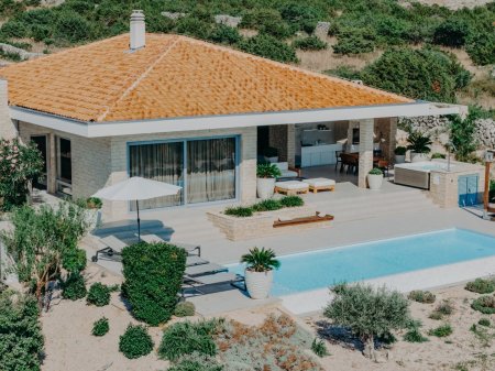 Einzigartiges Privatresort mit 6 luxuriösen Villen und ein Verwaltungs- und Servicegebäude auf der Insel Pag!