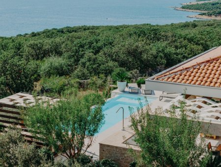 Einzigartiges Privatresort mit 6 luxuriösen Villen und ein Verwaltungs- und Servicegebäude auf der Insel Pag!