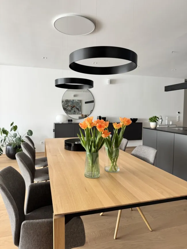 Luxus-Wohnoase in Wels: 135 m² pure Eleganz mit Kamin, Terrasse und 2 Tiefgaragenstellplätzen! - Bild