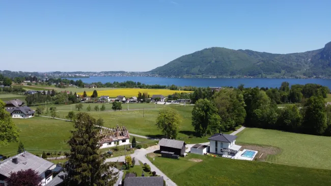 Prestige-Grundstück mit Traunsee-Panorama und Studie für eine Luxusvilla - Bild
